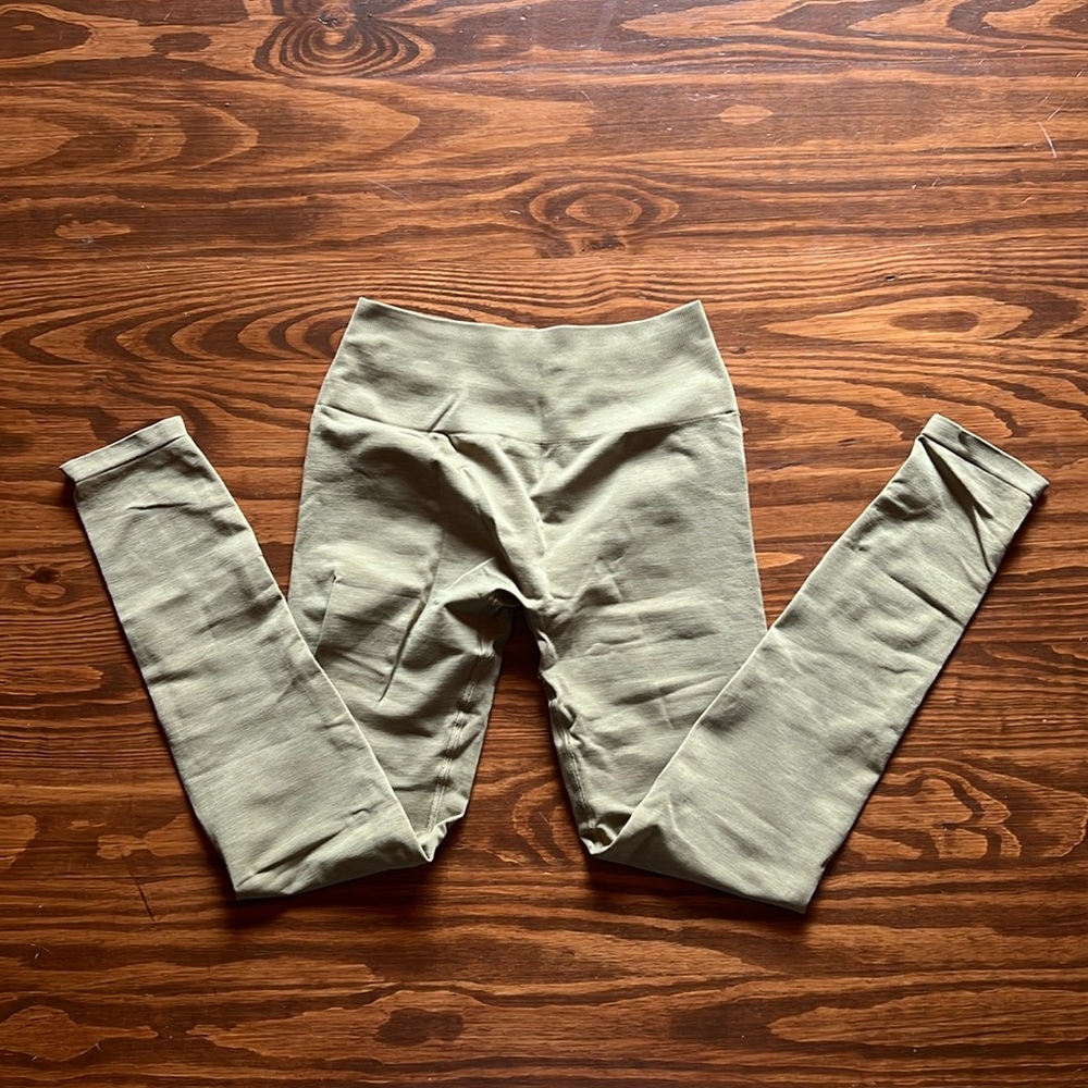 Alphalete Amplify Leggings